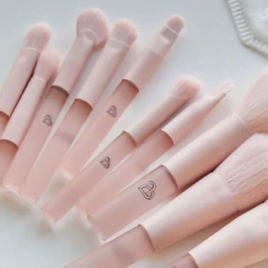 Premium Silicone Makeup Brush for Face Masks & Liquid Foundations - Hygienic, Easy-to-Clean Beauty Applicator