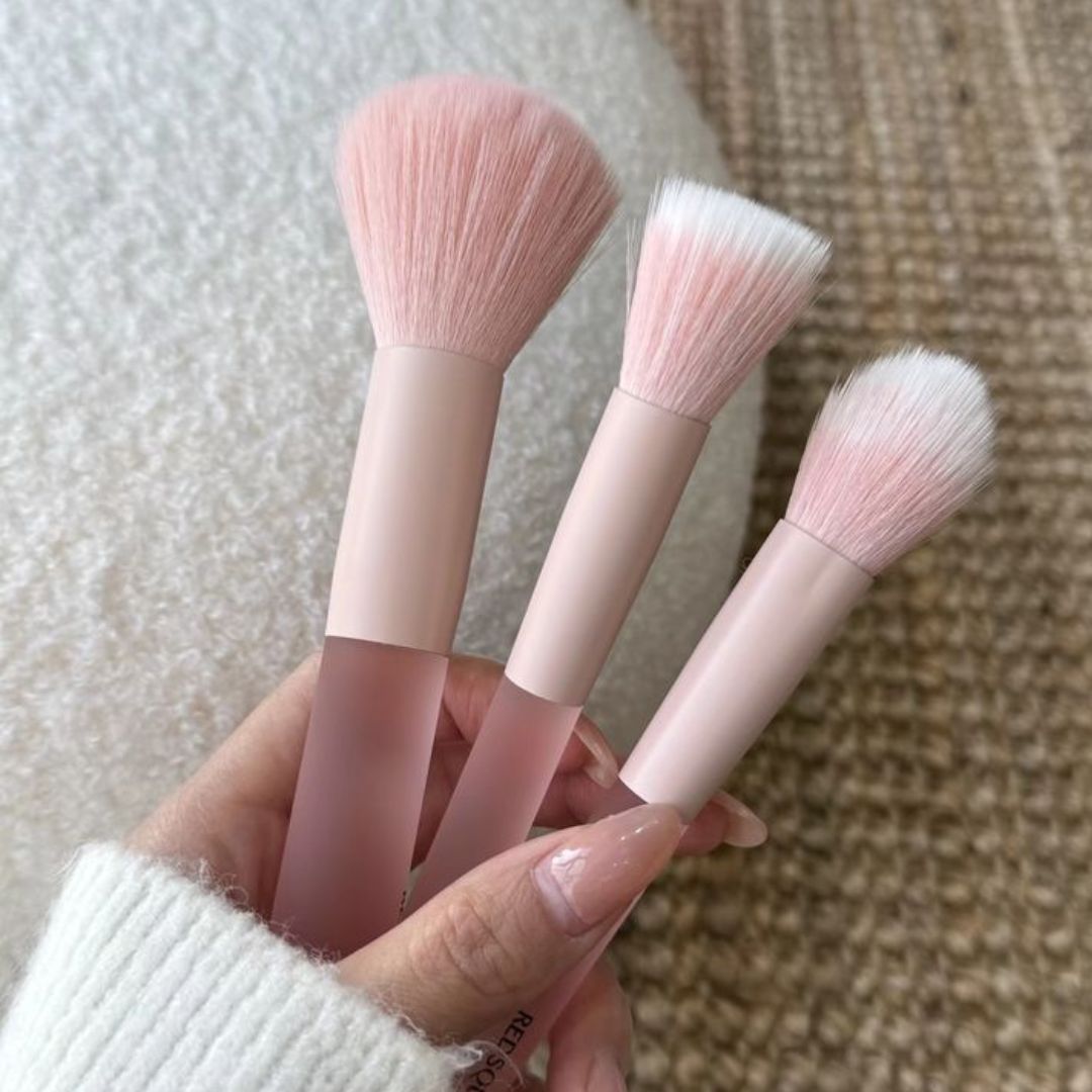 Premium Silicone Makeup Brush for Face Masks & Liquid Foundations - Hygienic, Easy-to-Clean Beauty Applicator