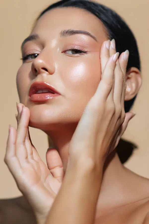 Beauty Glazed Liquid Highlighter 103 - Illuminating Face & Body Glow Drops